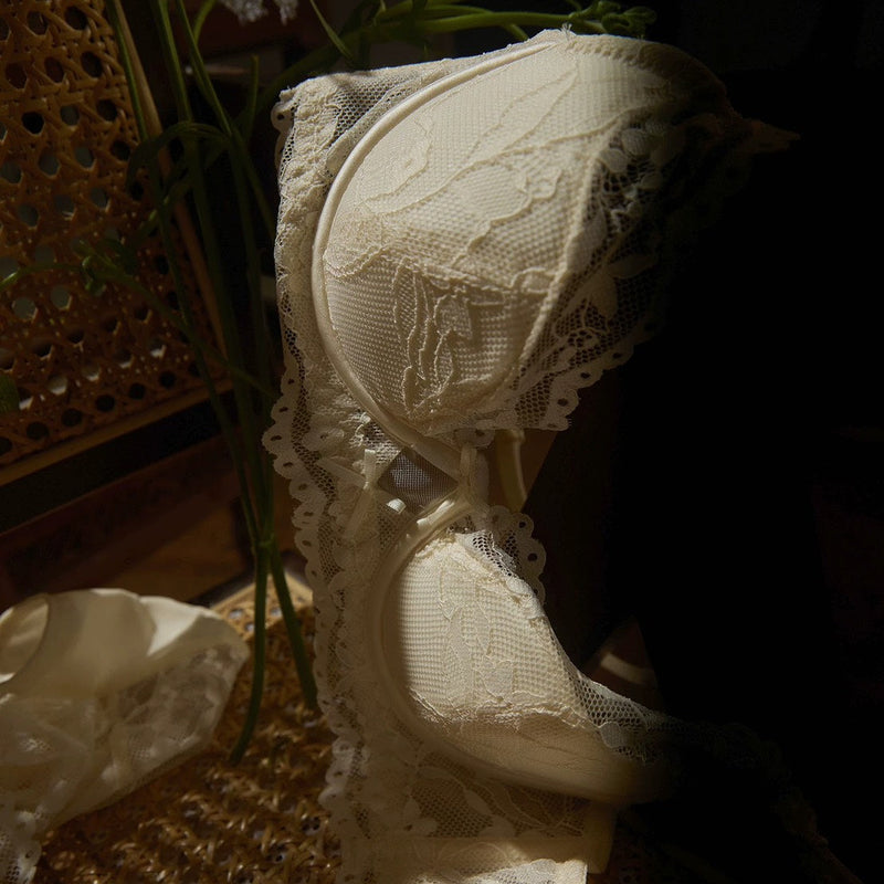 Éclat Lace Set（ブラショーツセット・全３色）