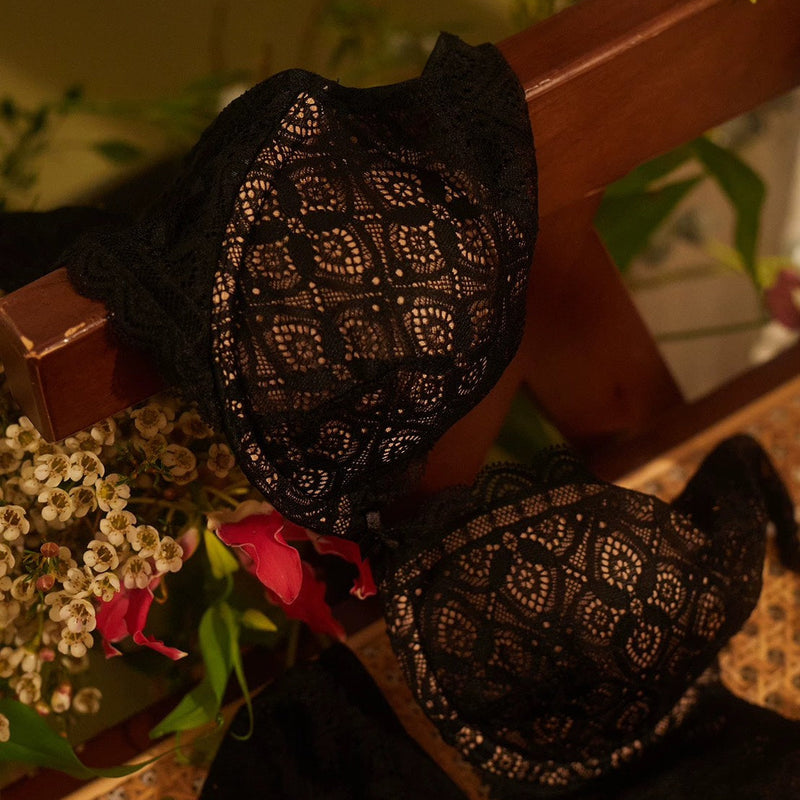 Eternal Lace Set（ブラショーツセット・全２色）